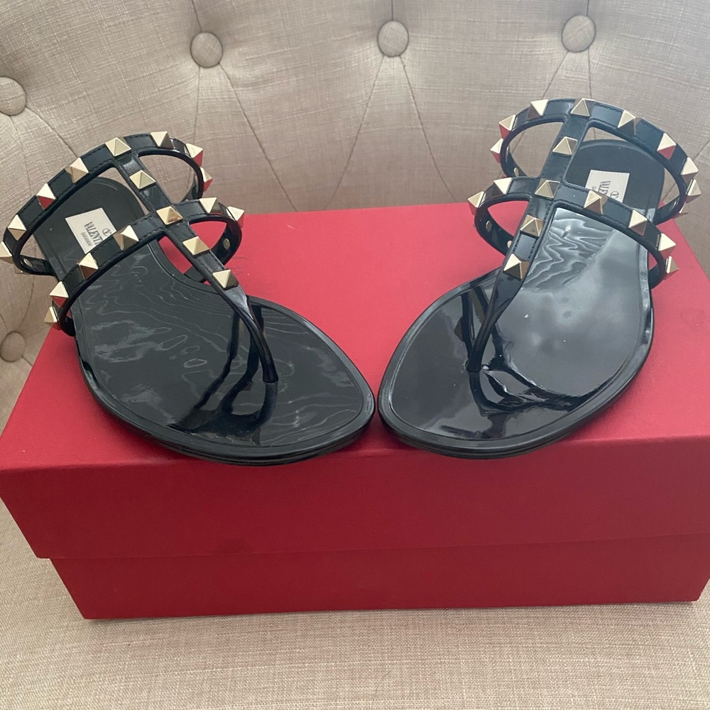 Valentino Garavani Rockstud rubber sandal